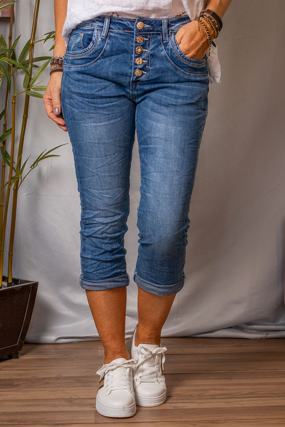 Three-quarter length jeans 1905-L - Gold buttons - Denim