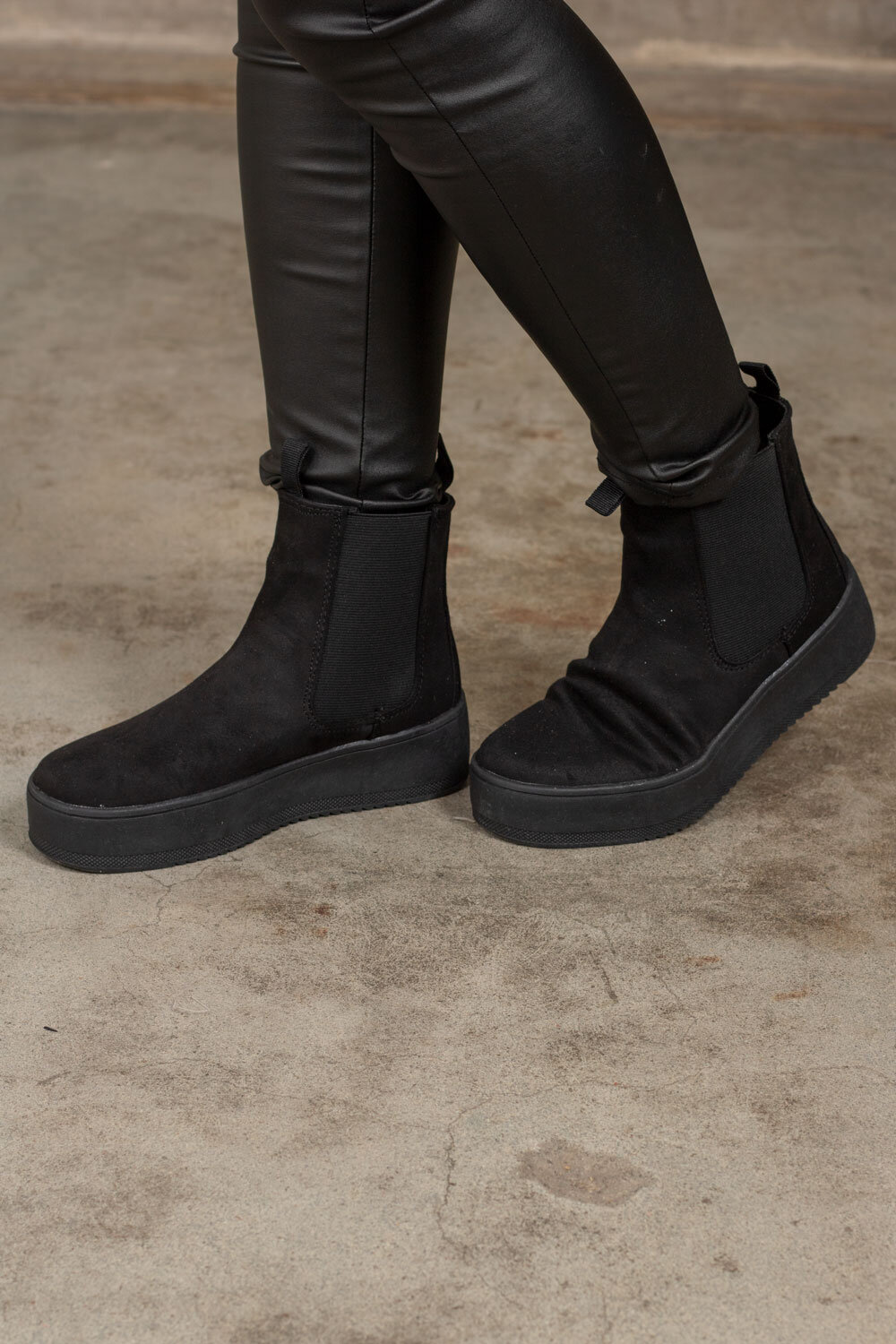 Ankle boots in suede imitation -Black