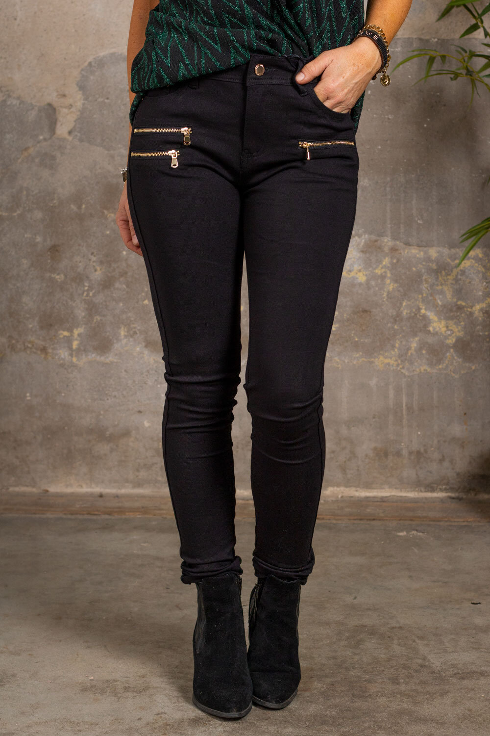 Pants A69 - Zippers - Black
