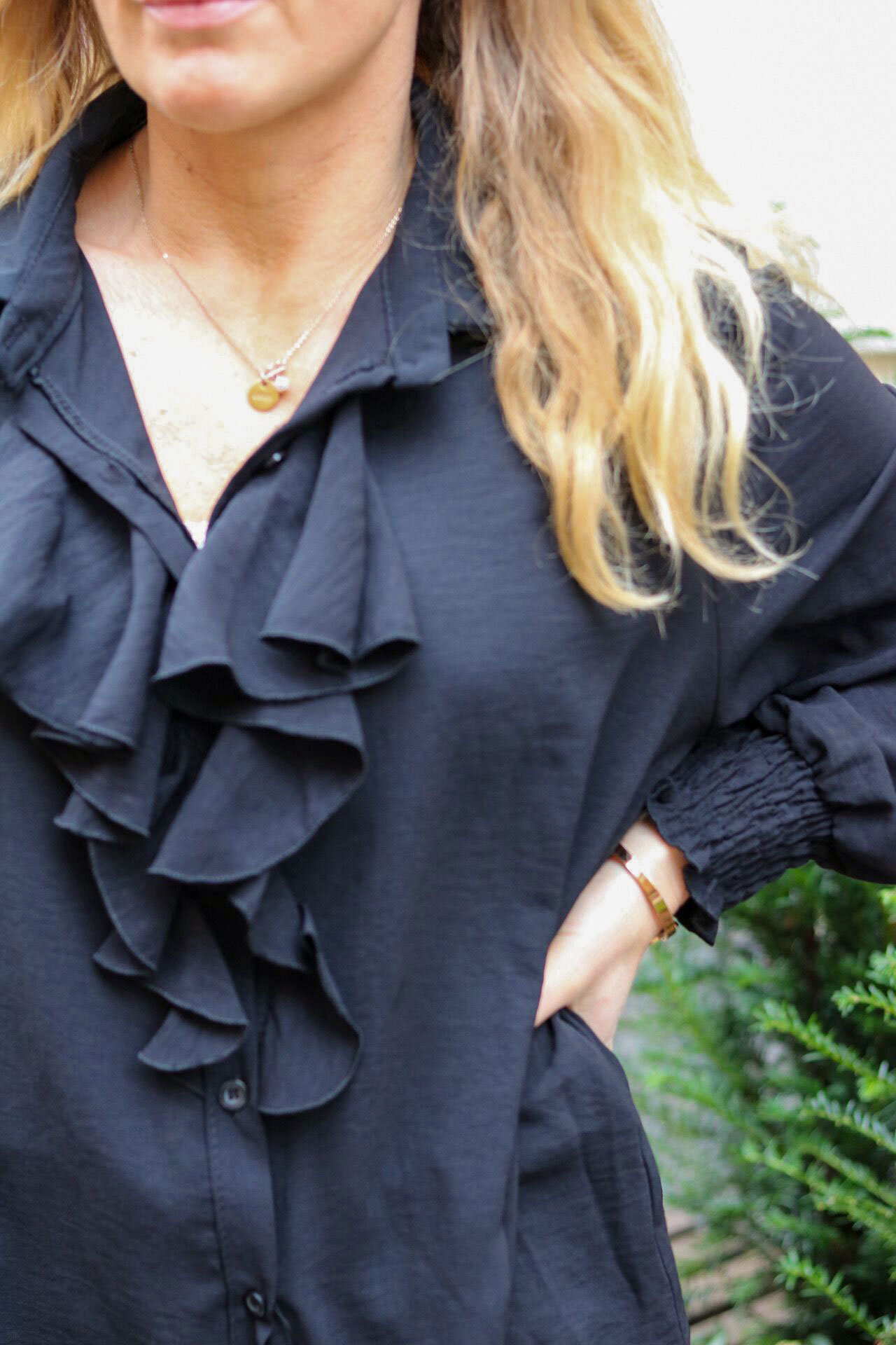 Sia Blouse with Ruffles - Black