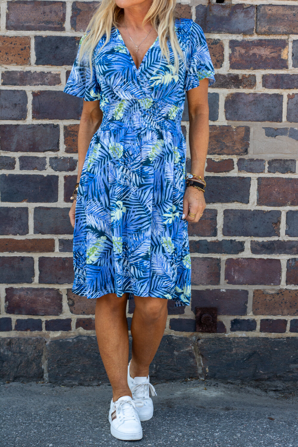 Cynthia Short soft dress - Leaf pattern - Blue