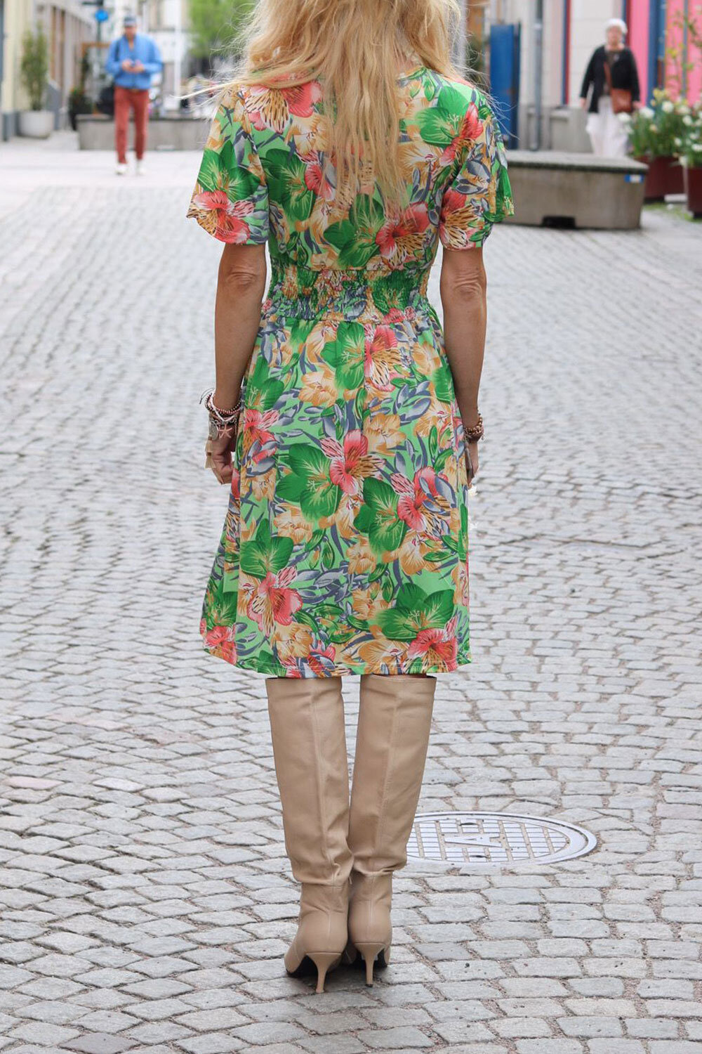 Cynthia Short soft dress - Floral pattern - Green/Corall
