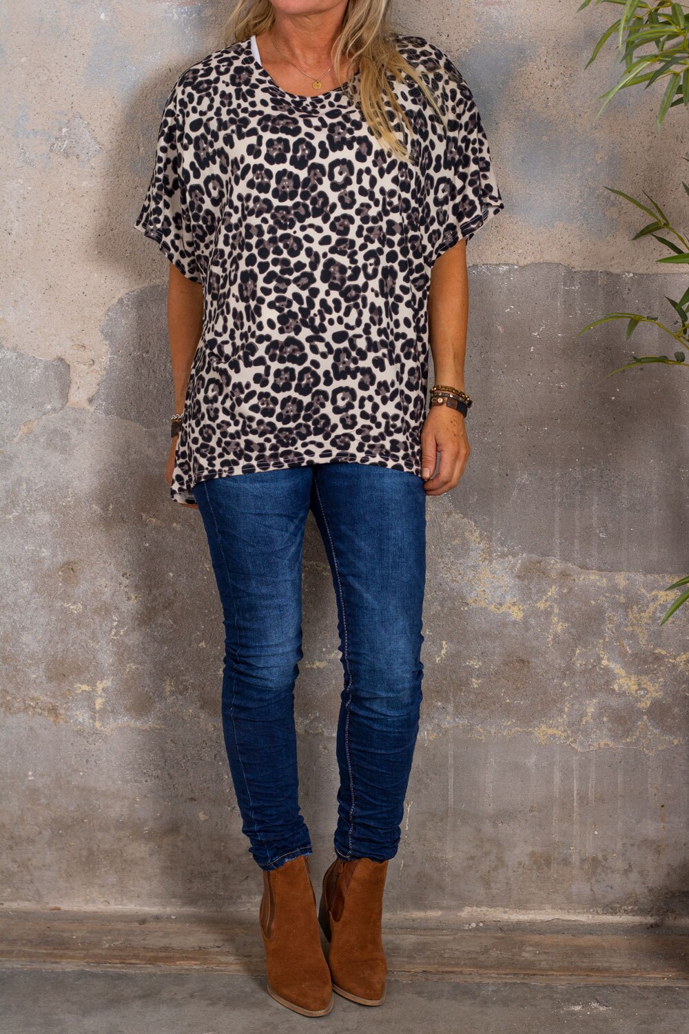Dorothy Short Sleeve Top - Leopard - Beige