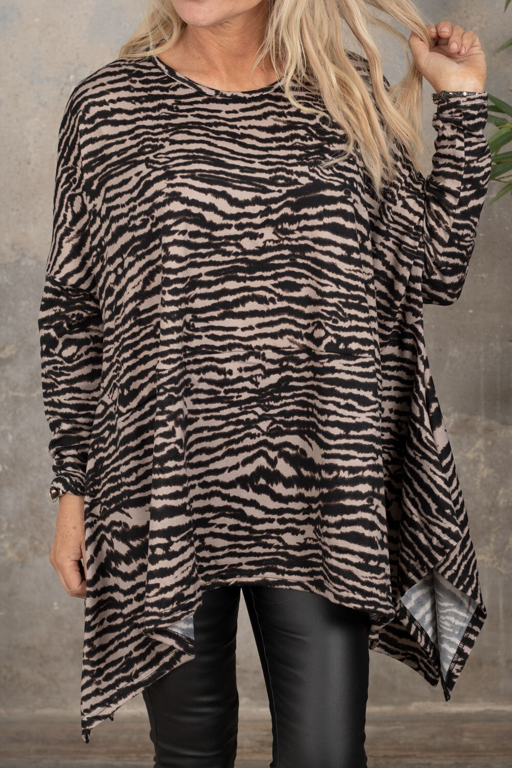 Elicia Oversize tröja - Zebra -Beige