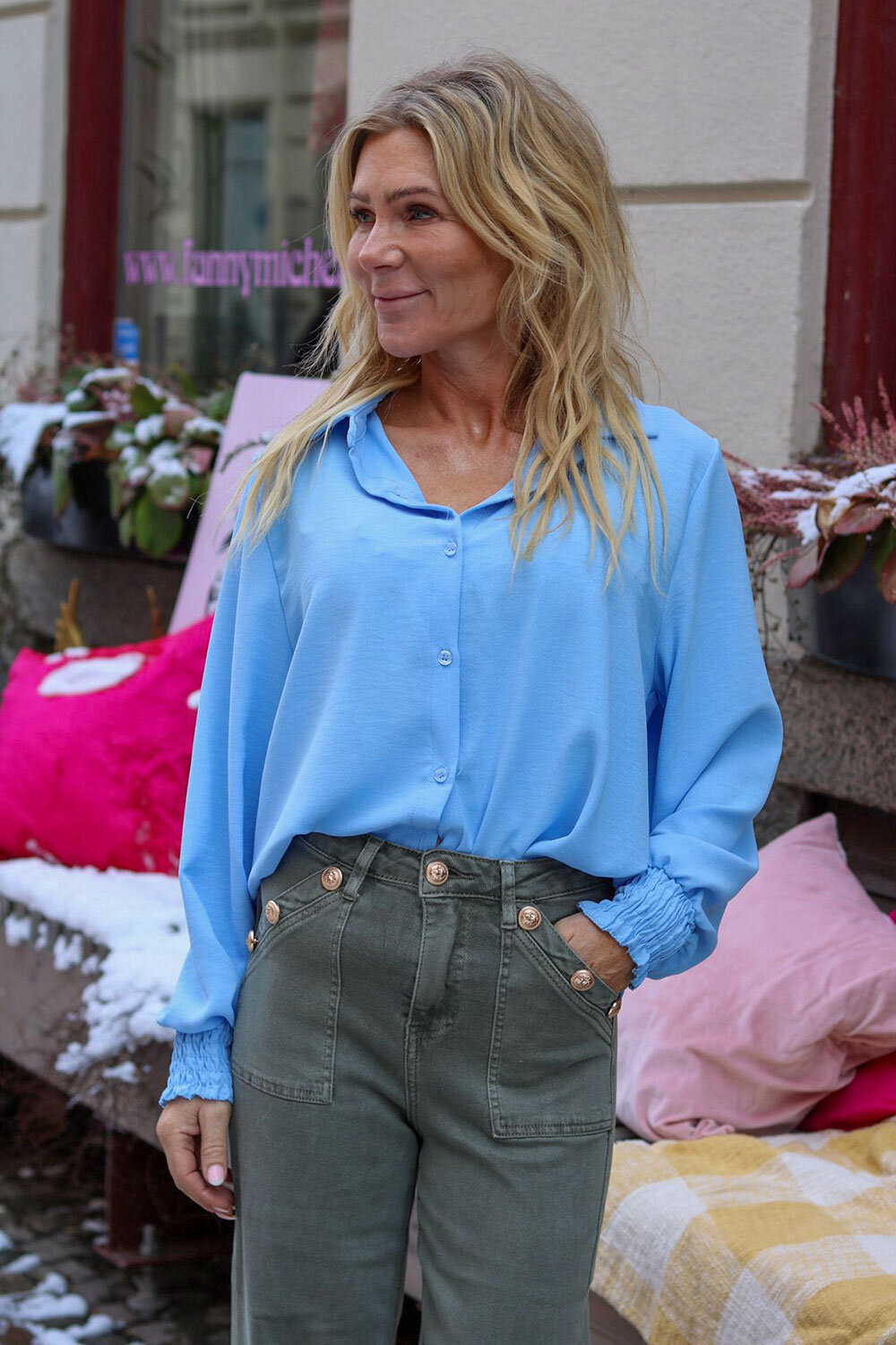 Fredrika Shirt - Elastic sleeves - Light blue