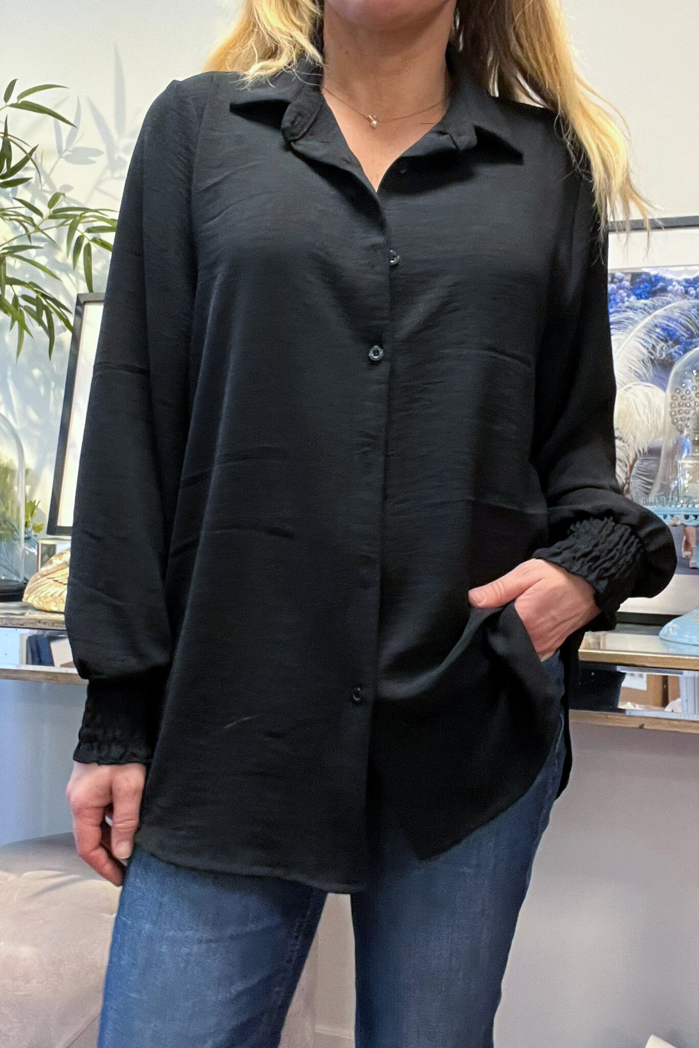 Fredrika Shirt - Elastic sleeves - Black