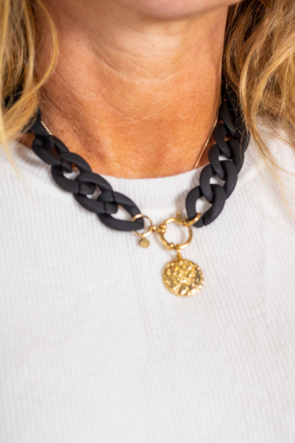 Necklace - Wide chain - Black