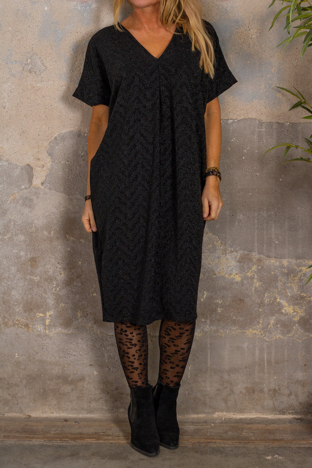Isadora Glitter Dress - Wave Pattern - Black