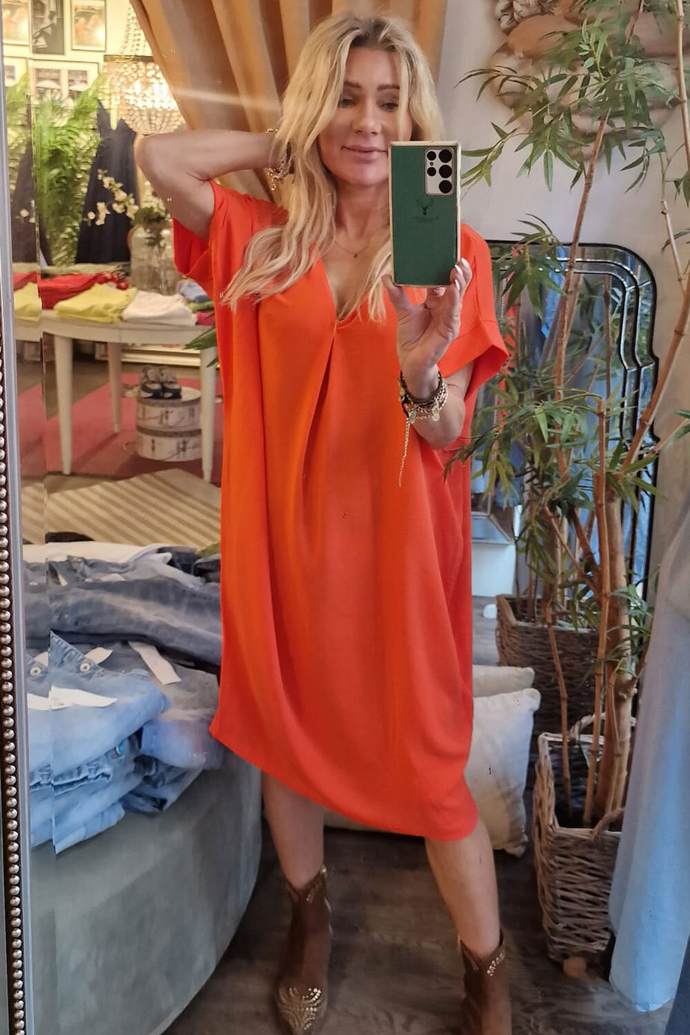 Isadora V-ringad klänning - Corall/Orange