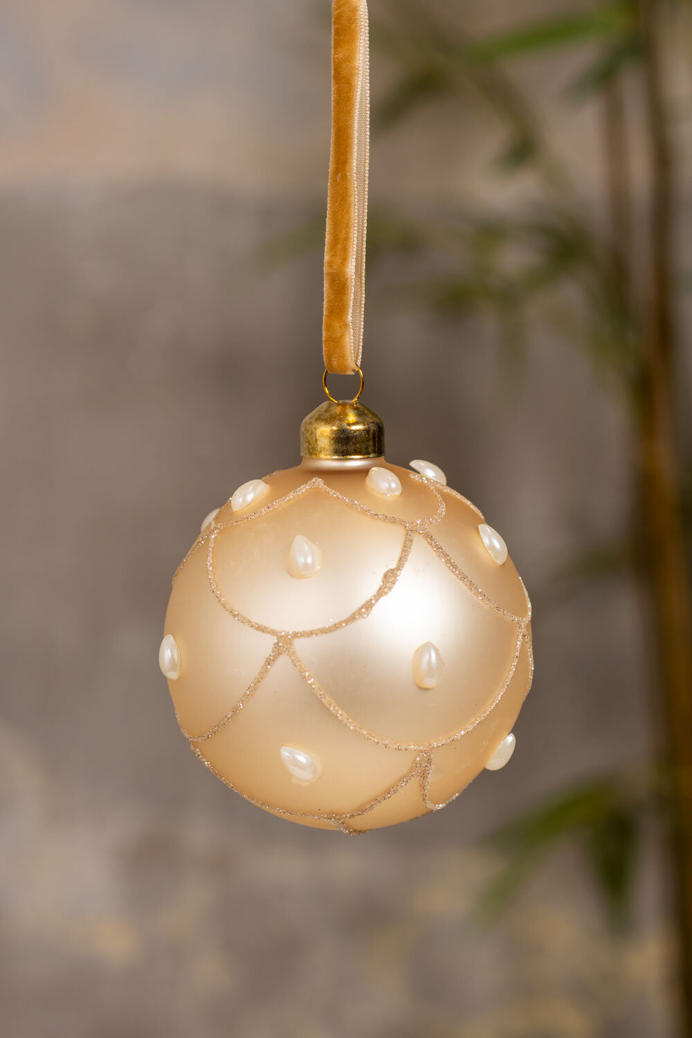 Christmas ball - Gold & Pearls