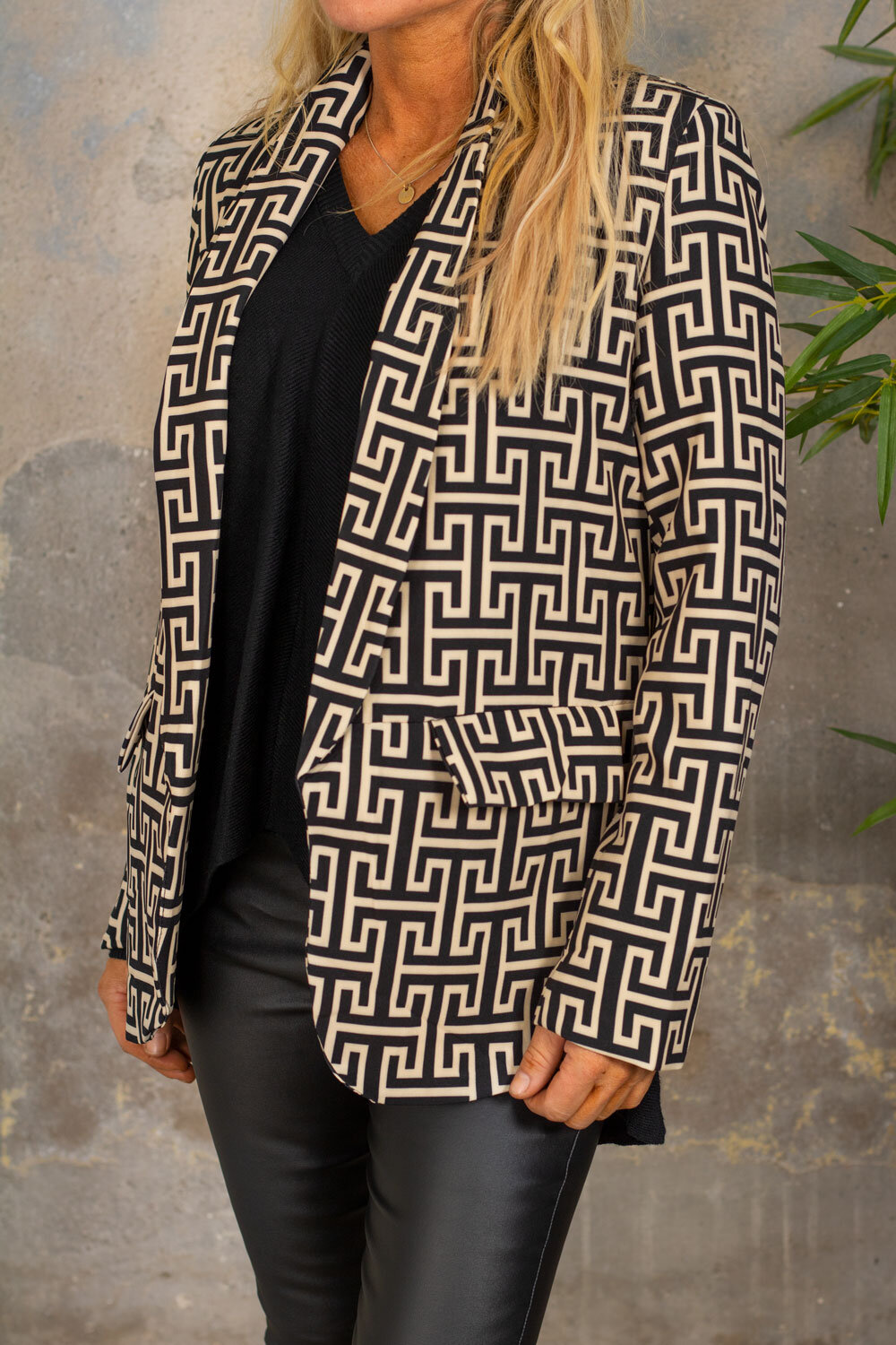 Jacket - Greek pattern - Black / Beige