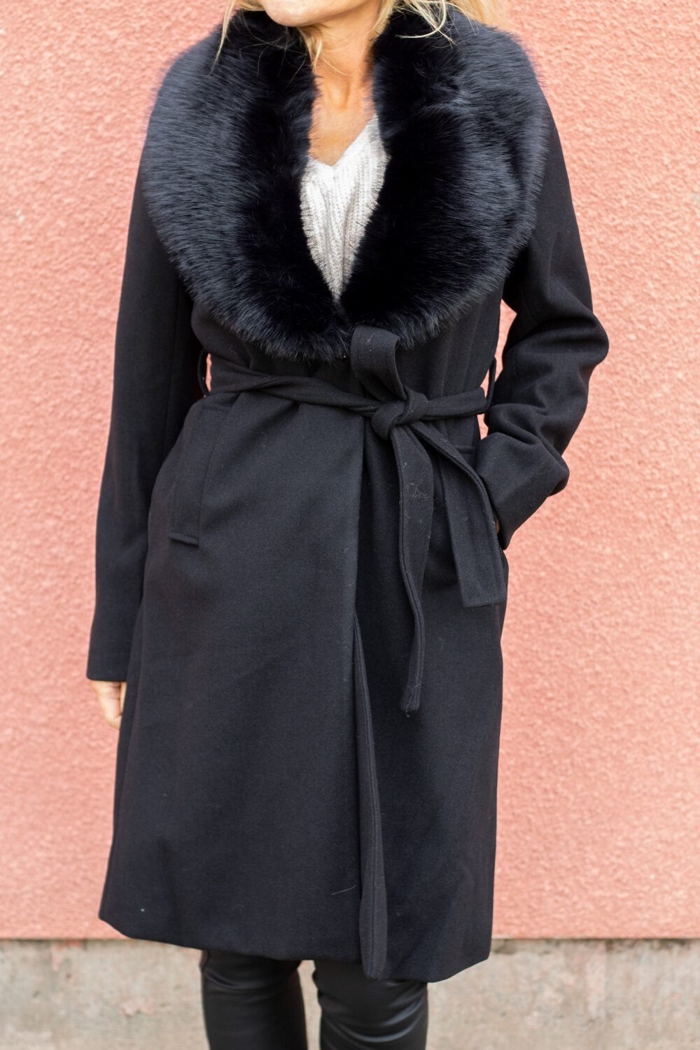 Kelly Coat with fauxfur- Black