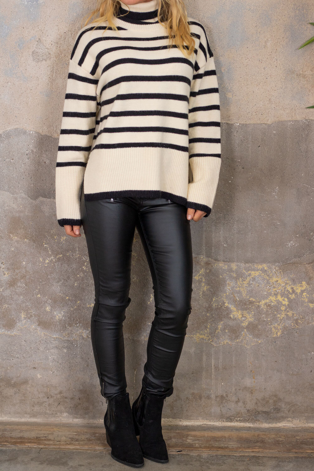 Kristy Polo Shirt - Striped - Beige / Black