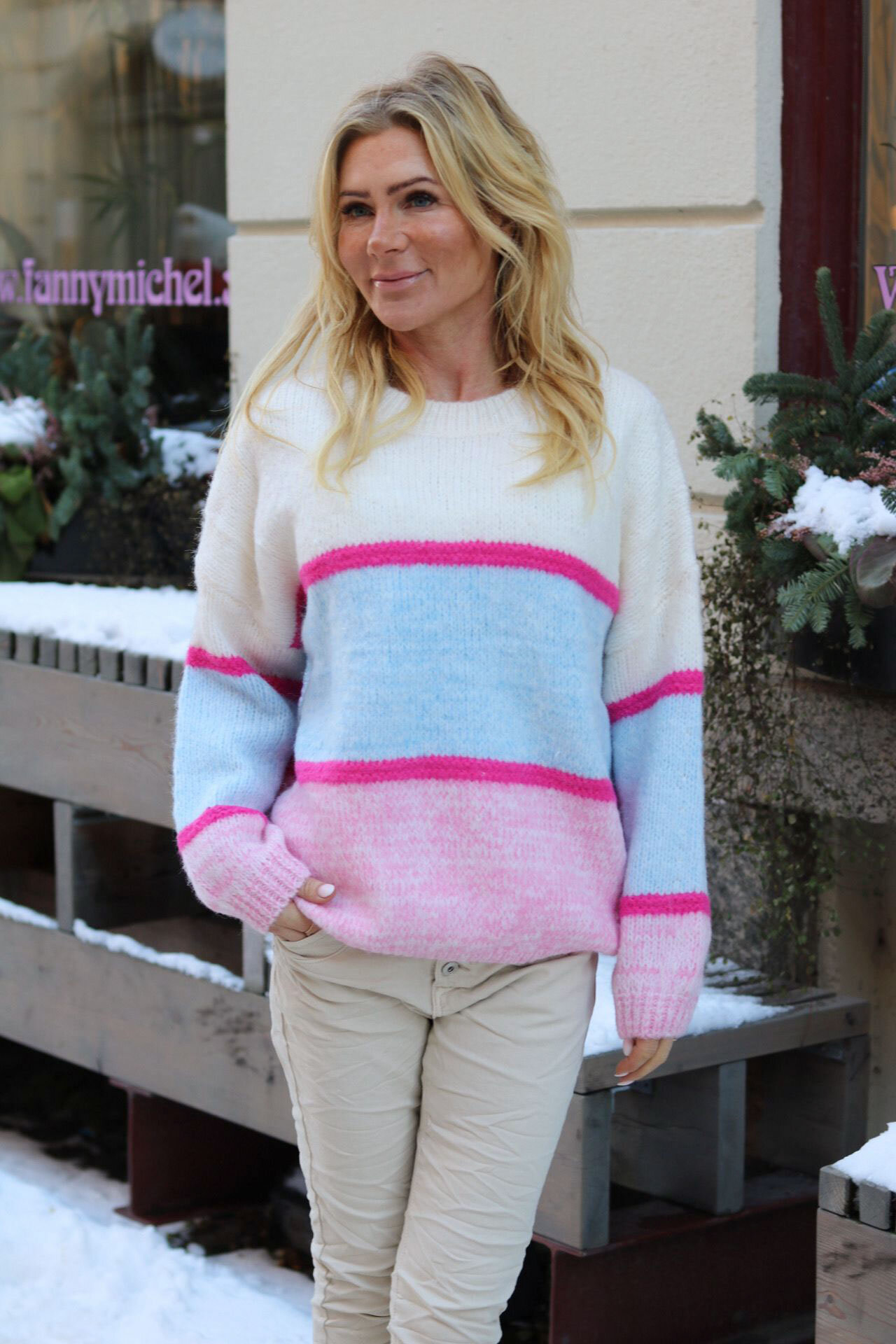 Maddie Knitted Sweater - Beige/Blue/Pink