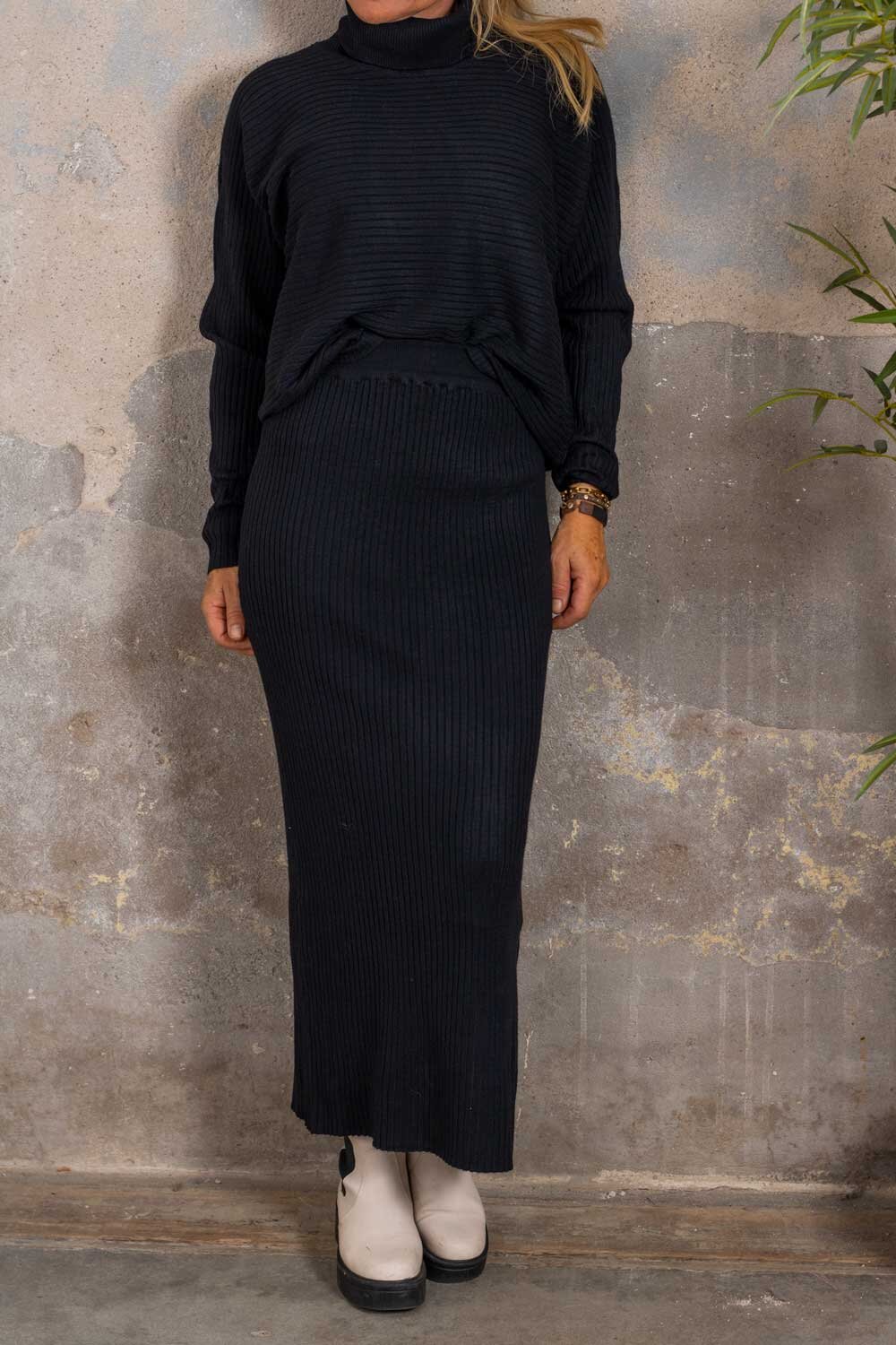 Maja set - Sweater & Skirt - Black