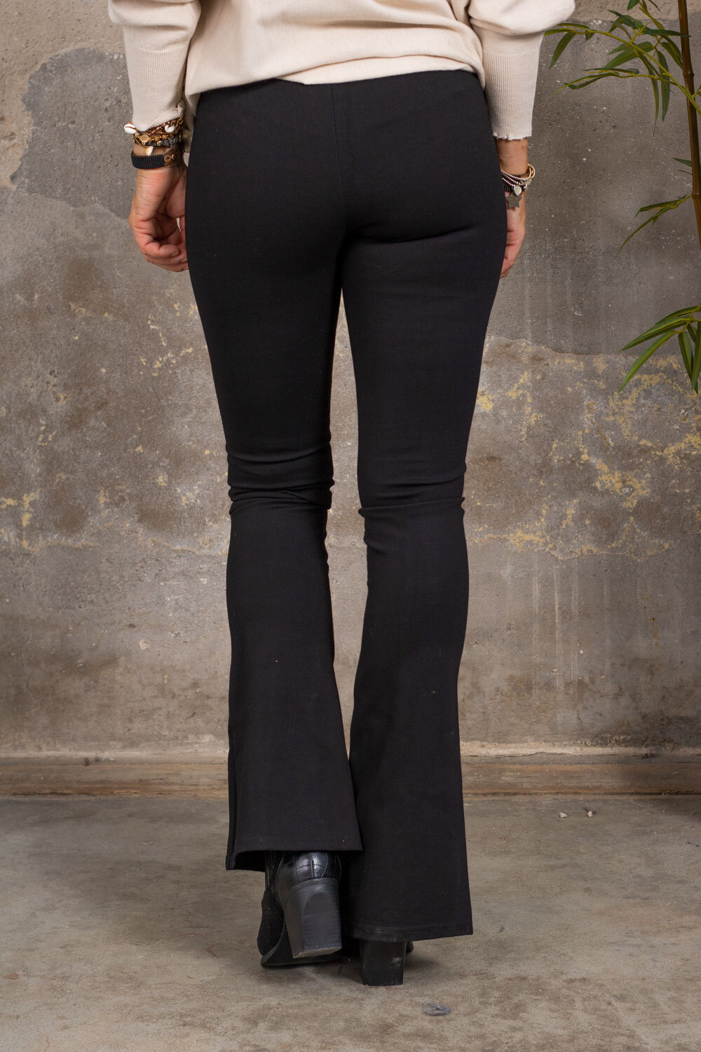 Soft leggings 1175 - Bootcut & Slits - Black