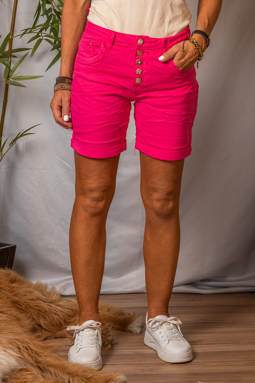 Shorts 1859 - Gold Buttons - Cerise