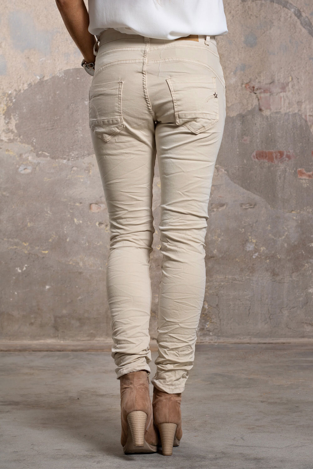 Stylish trousers 90073 - Beige