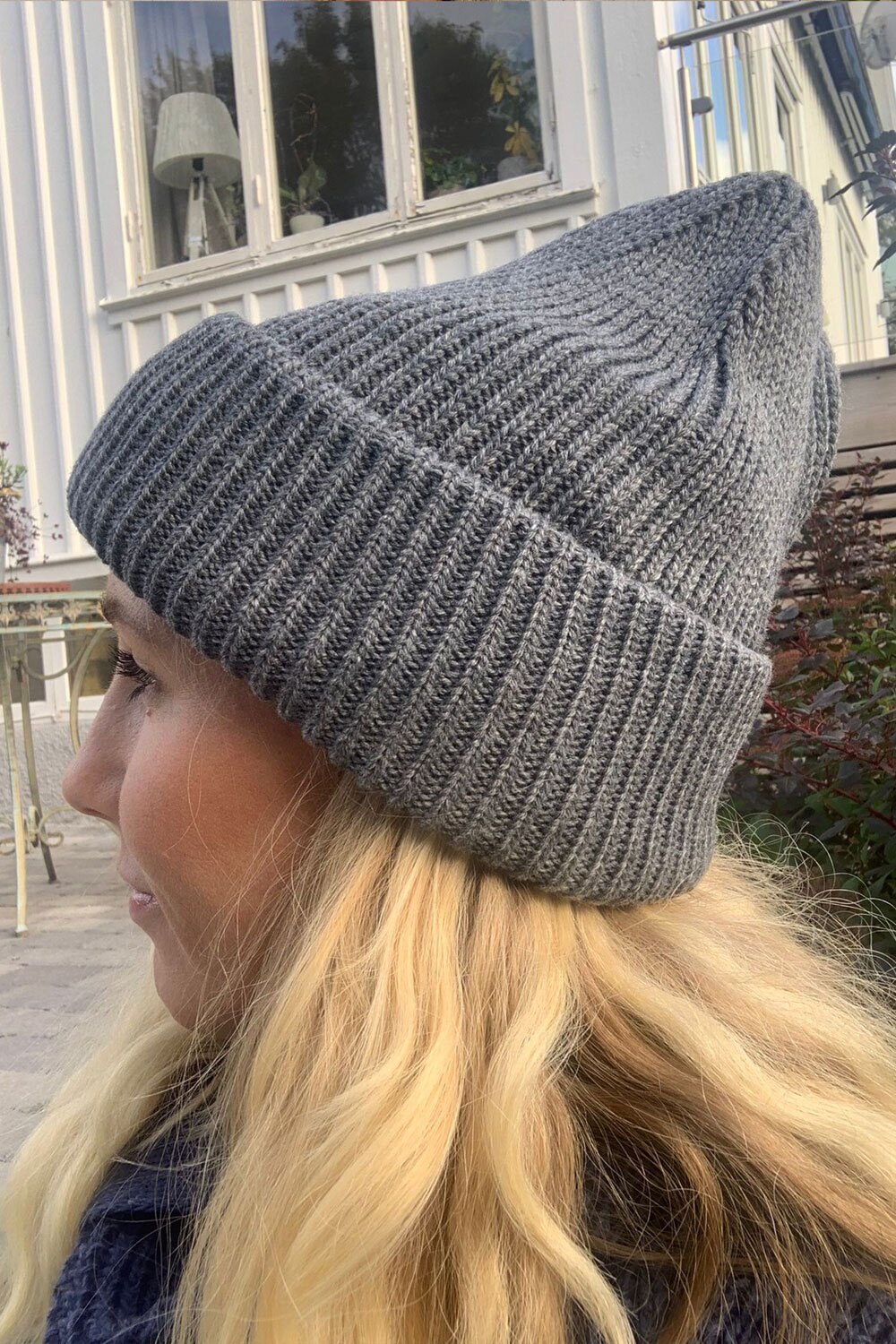 Knitted hat - Dark gray