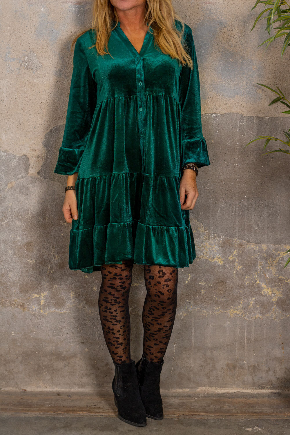 Stina Velvet Dress - Ruffles - Smaragd