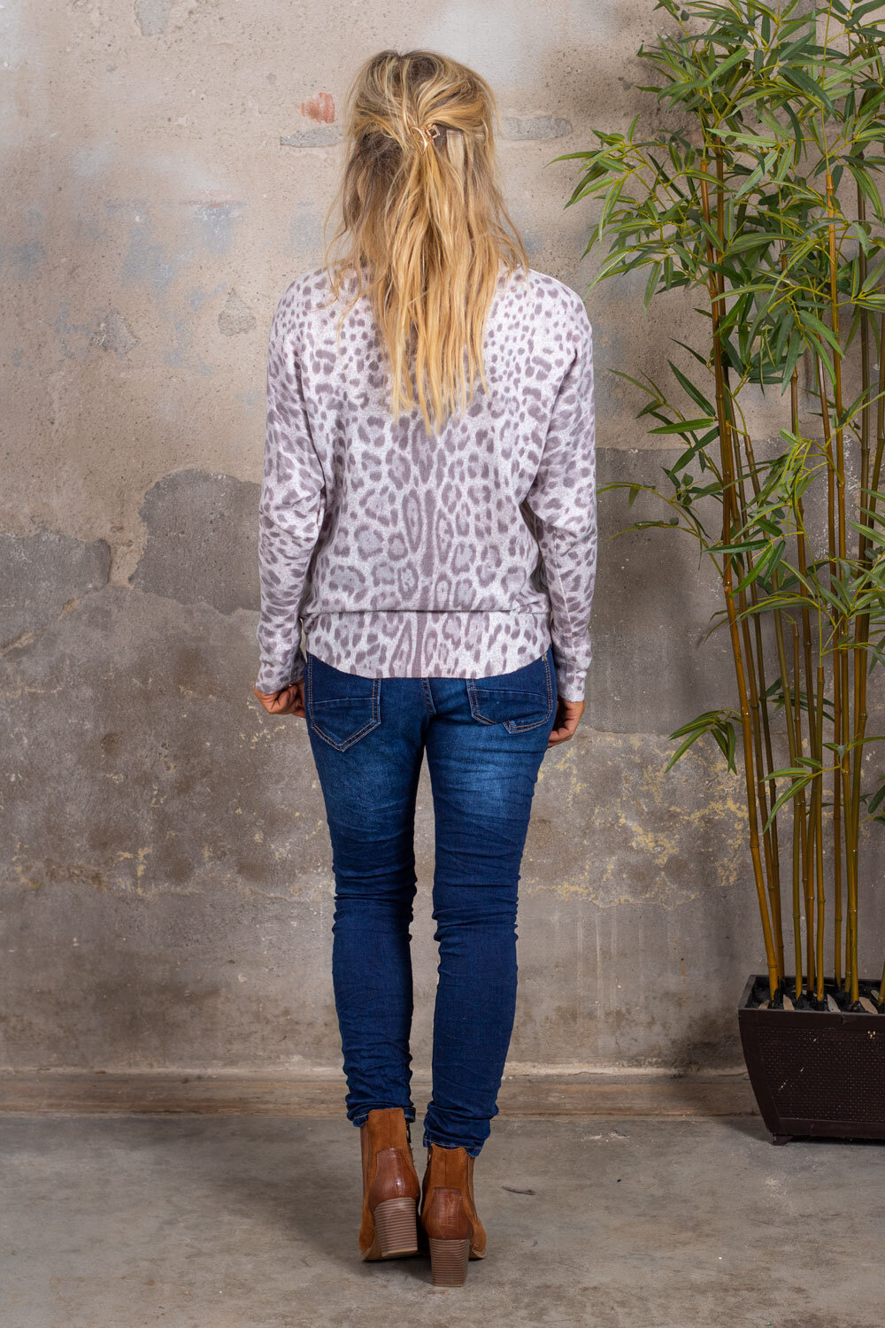 Susan Leopard Print Sweater - Light Grey