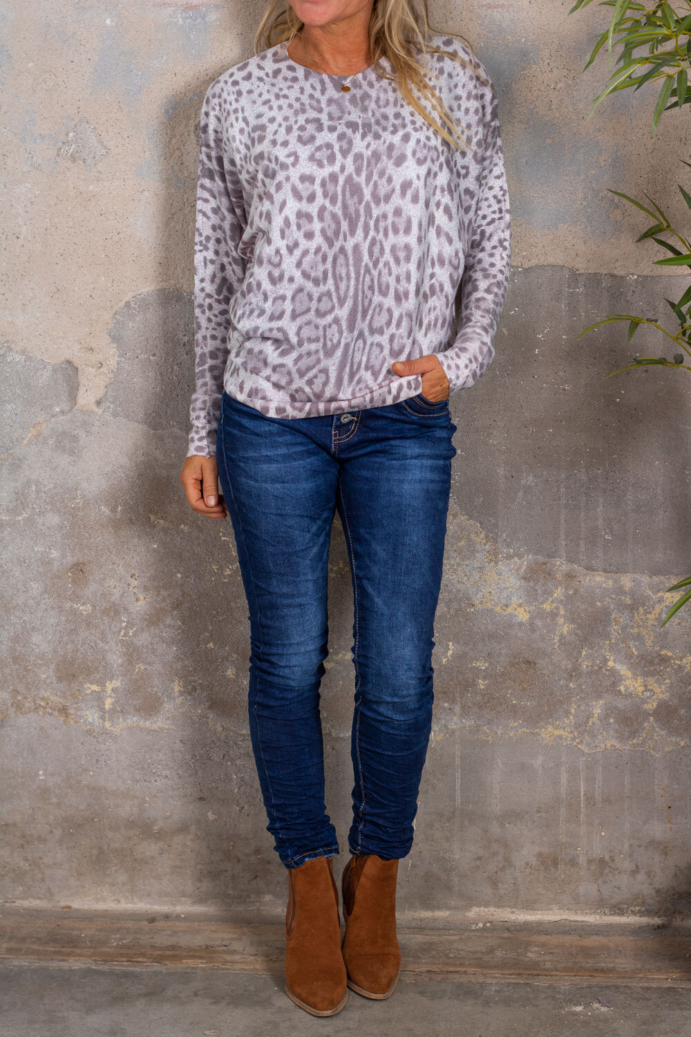 Susan Leopard Print Sweater - Light Grey