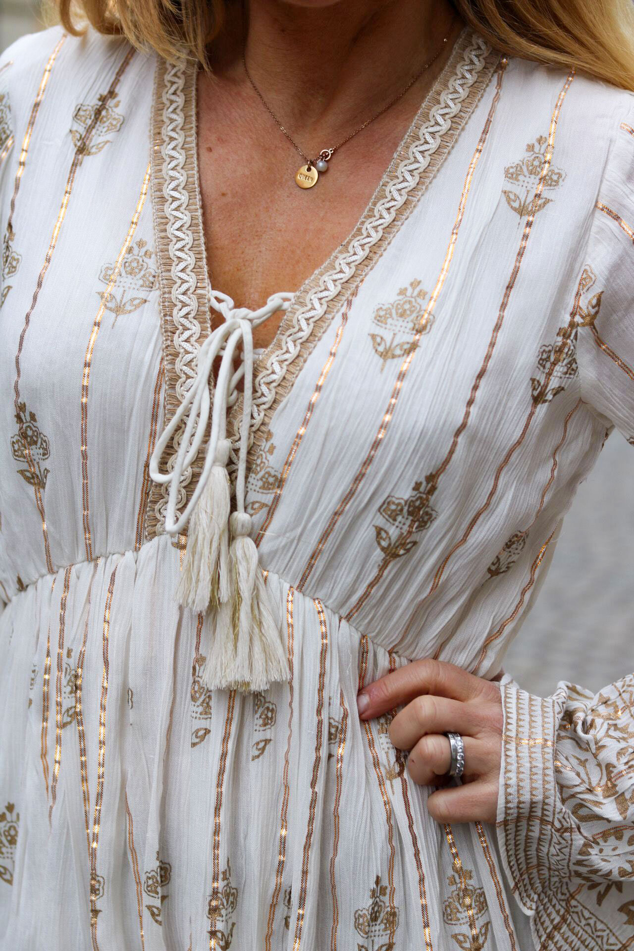 Tamara Dress with gold details - Cream