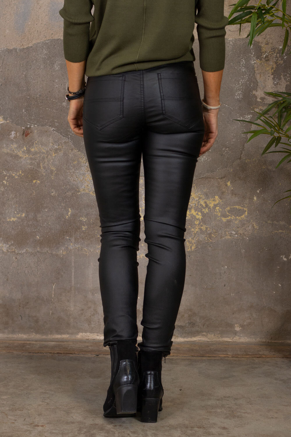 Waxed pants - Zippers - Black
