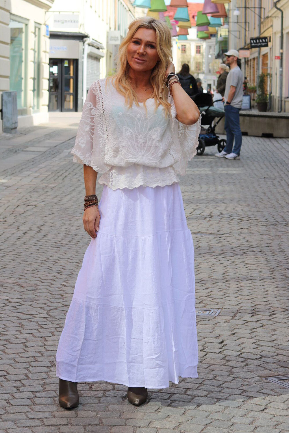 Long skirt with Smock - White